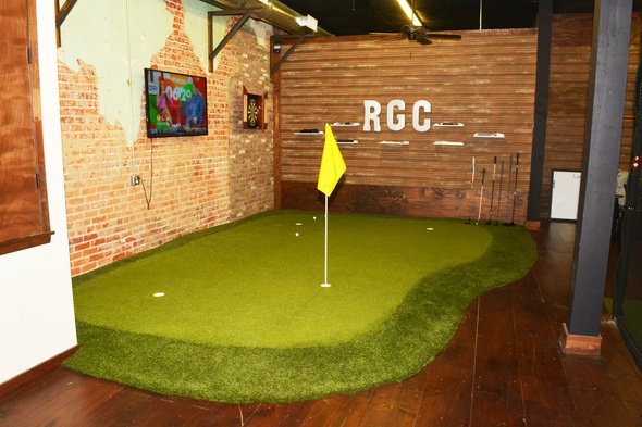 Greenwich Indoor Putting Green