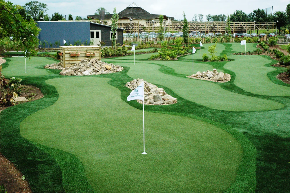 Top Mini Golf Courses in Greenwich